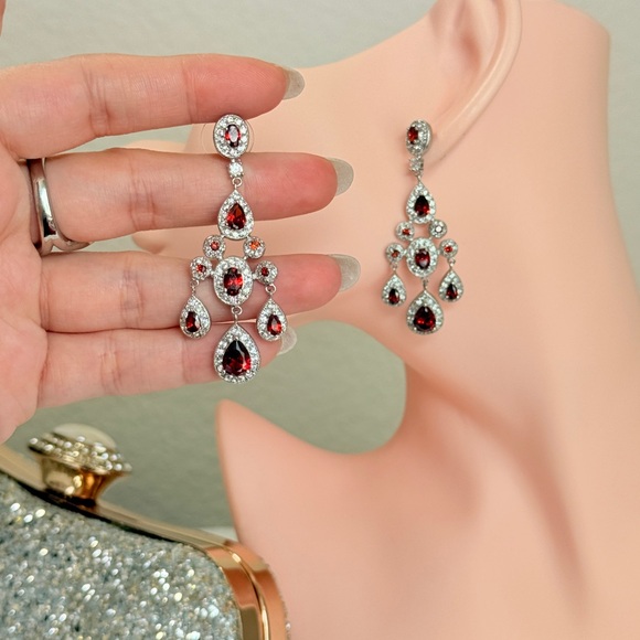 ⚜️ Elegant Silver and Red Chandelier Earrings - Picture 8 of 8